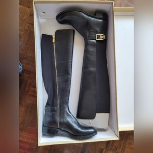 Micheal Kors Knee high leather Boots size 9M